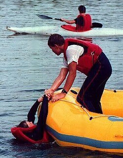 rafting games in wet clothes